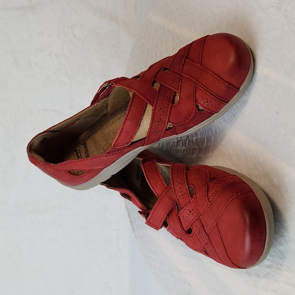 Earth Origins Shoes - Earth Origins Rapid Teddy Leather Walking Loafer Cushioned Red Size 7
